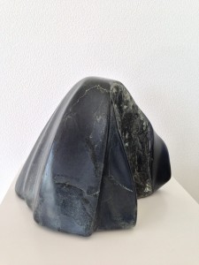 Mantel der liefde, sculpture in soapstone.